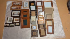 Photo Frames & Hanging Pictures