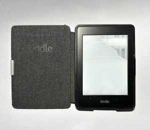 Amazon Kindle EY21 (Screen needs to be replaced)