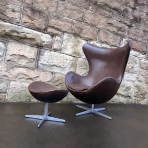 Original Egg Chair by Arne Jacobsen for Fritz Hansen in leather c1980 