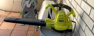 Ryobi electric blower. Ryobi 2.0ah battery with charger.One+.R