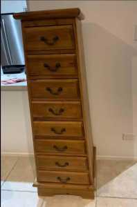 Pyramid chest of drawers