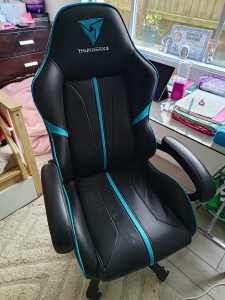 Thunder X3 Gaming chair in excellent condition


