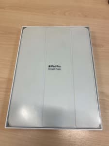 iPad Pro Smart Folio 11-inch White - SKU: MRX82FE/A