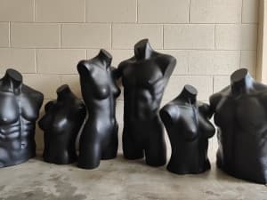 9 mannequins