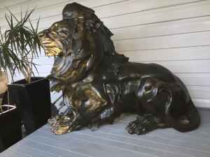BRONZE LION STATUE. Big & heavy