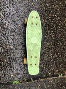 Tahwahi 56cm skateboard