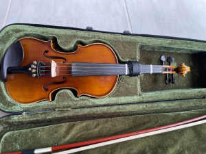 Violin for Beginners Size 1/4 includes Bow and bag