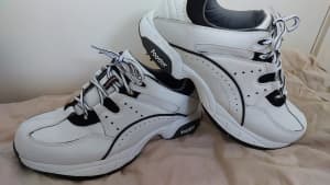 FootJoy Golf Shoes Size 8.5 W