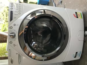 Whirlpool WFE1210CD, 10kg Front Loader, in excellent condition