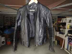 Leather jacket size :Eur - M, USA - M, Mex 28.