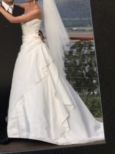 Size 8 Ivory wedding dress