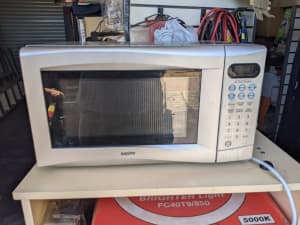 Sanyo microwave oven
