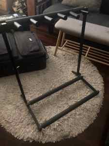 5 guitar stand