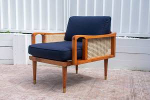Fully restored Vintage lounge chair by Cintique