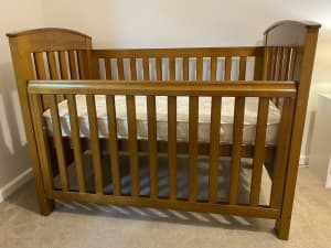 Bertini Cot/Toddler Bed and Change Table