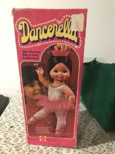 1978 Dancerella doll working with box