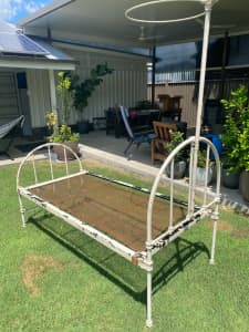 Cast Iron single bed with hoop