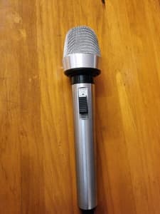 Realistic 33-992B Super Cardioid Dynamic Microphone