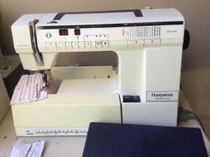 Husqvarna Prisma 945 sewing machine