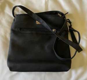 Cabrelli black cross body handbag tote hand bag unused
