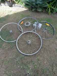 Vintage bike wheels 