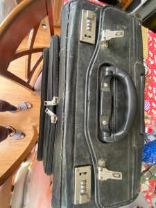 Free Vintage Suitcase