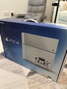 PlayStation 4 White 500GB with 2 Controllers
