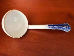 Excellent condition antique blue and white porcelain soup spoon