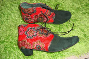 NEW Django & Juliette ankle boots 37 Au 5 - 5.5 boho suede lace up