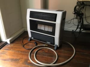 Indoor Natural Gas Heater: Everdure Lancer 15Mj 