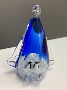 Glass Penguin & Family Figurine. 14cm High. Perfect condition.
