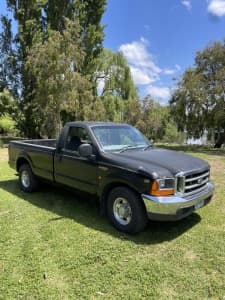 2002 Ford F250 XLT 4 Sp Automatic P/up