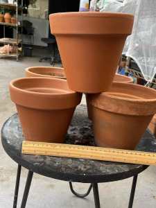 7 terracotta pots $10 Gungahlin