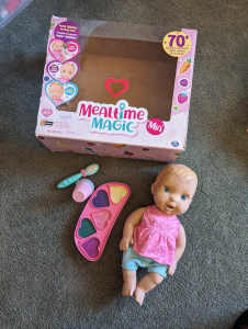 mealtime magic Mia - interactive doll
