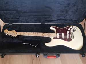 2013 Fender (USA) American Deluxe Stratocaster - Olympic Pearl / Maple