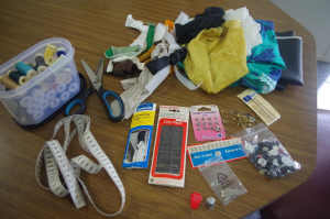 Bundle of craft/sewing items