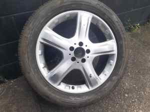 Mercedes ML 19-inch 4 of 2006 Alloys fitted Pirelli tyres
