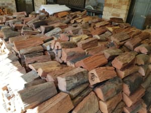 Firewood (Ironbark/Eucalypt) in Upper Kedron - 20kg Lge/Med Split