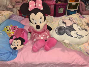 Minnie mouse pillow pet minnie mouse & minnie mouse pillow 