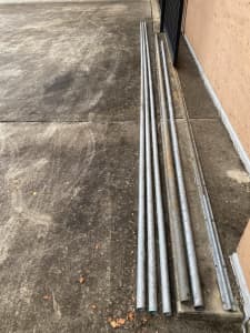 Round galvanised pipe for fencing