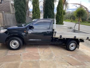 2013 Toyota Hilux Workmate 5 Sp Manual C/chas