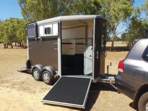 New Horse Float Ifor Williams HB511 