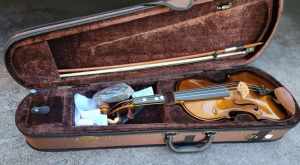 Brand New 4/4 Full Size Violin, with hard case