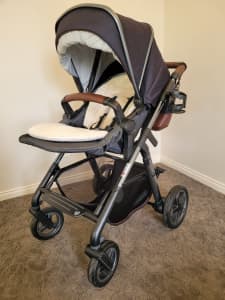 Silver Cross Pioneer Henley Limited Edition Pram with all accessories 