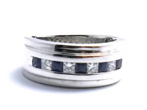 Michael Hill 10ct White Gold Unisex Diamond Ring Size M 016900176282