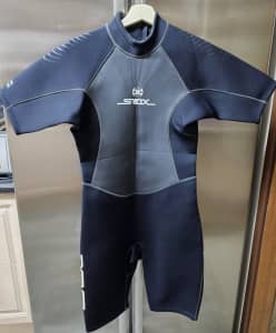 Wetsuit (shorty) size xl