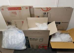 12 x REMOVALIST MOVING HOUSE BOXES, BUBBLE WRAP & MATTRESS PROTECTOR