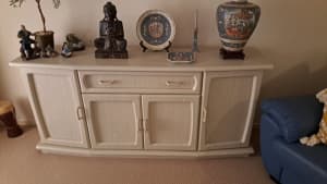 Timber buffet.
Beautiful white wash finish.
Plenty of cupboard space.