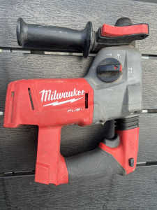 Milwaukee hammer drill m18