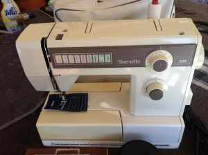 Bernina Bernette 330 Basic Sewing Machine.VG Cond . Serviced & Tested